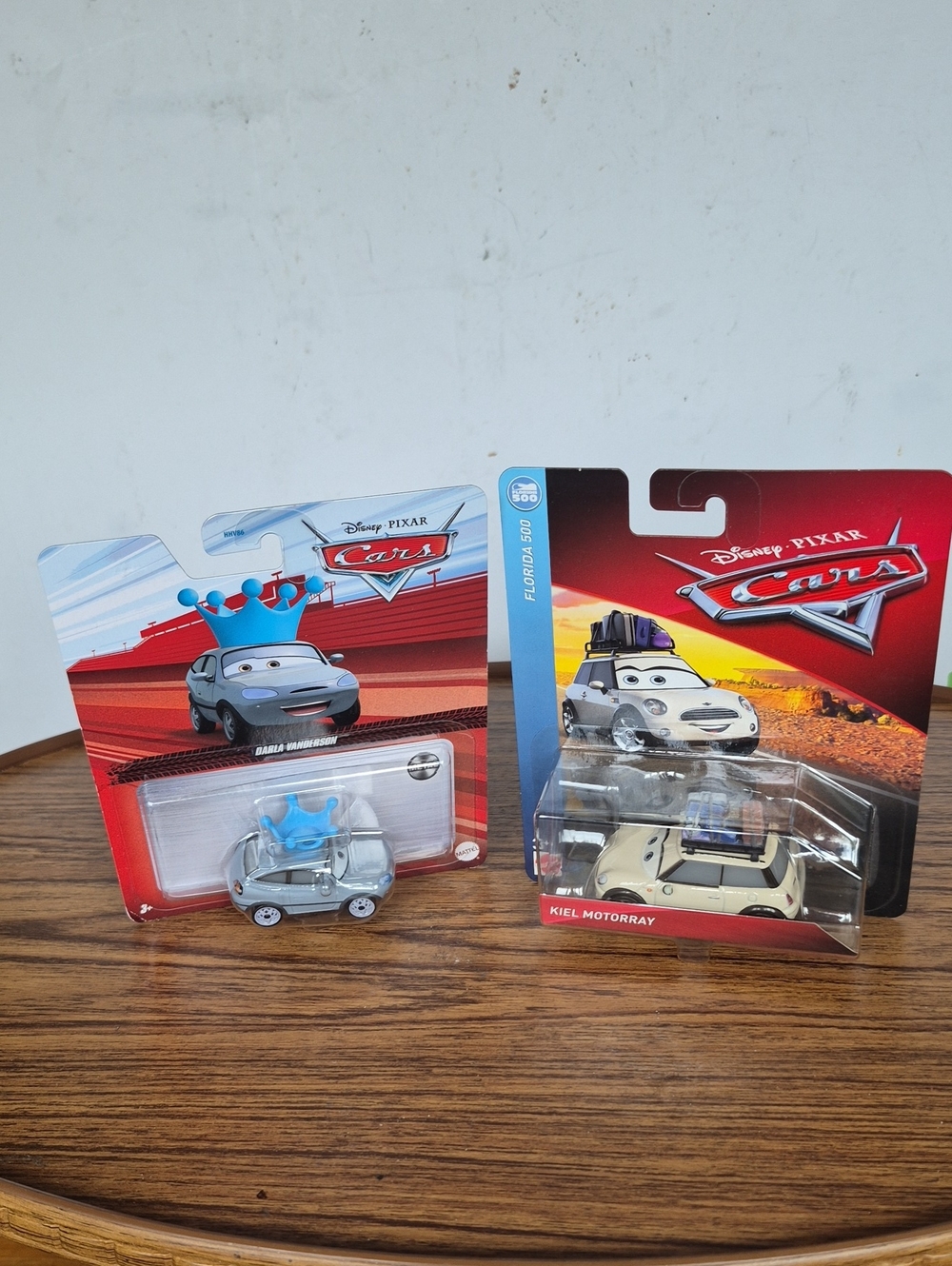 New Mattel Disney Pixar Cars Darla Vanderson — Silver & Cream Kiel Motoray Duo